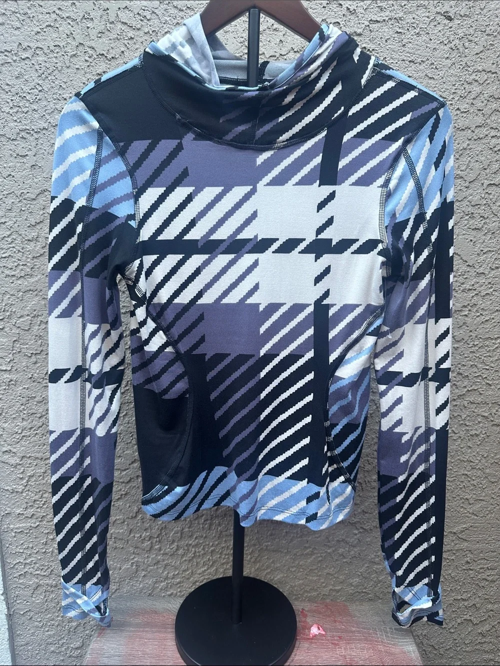 FREE PEOPLE Women’s Plaid Long-Sleeve Hooded Top in Black, Gray & Blue